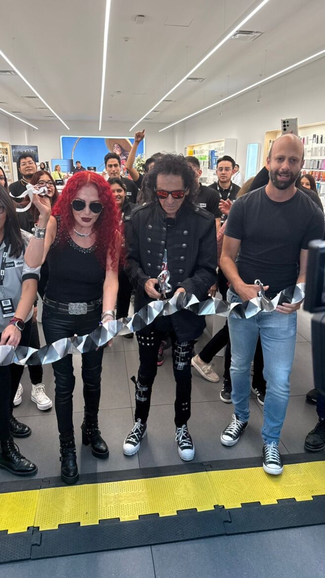 ALEX Y CHELA LORA, PADRINOS DE LUJO EN LA REAPERTURA DE MIXUP REFORMA 222